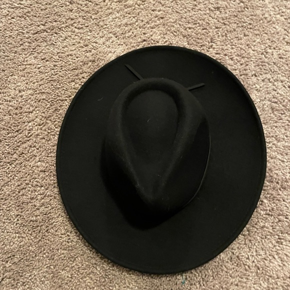 Cute black hat🖤 - Picture 4 of 7